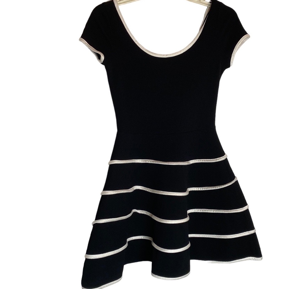 Aqua Mini Fit & Flare Scoop Neck Black & White Cocktail & Party Dress M Holiday - Picture 3 of 7